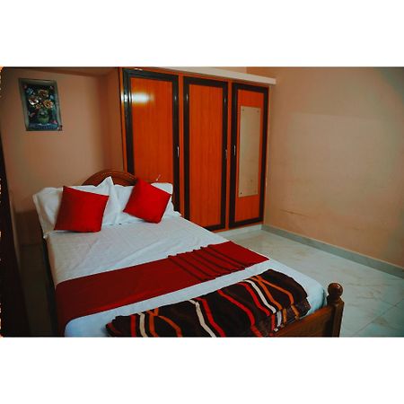 Garuda Grand Apartment ตีรูปาติ ภายนอก รูปภาพ