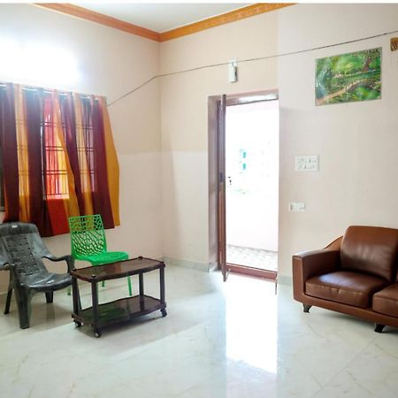 Garuda Grand Apartment ตีรูปาติ ภายนอก รูปภาพ